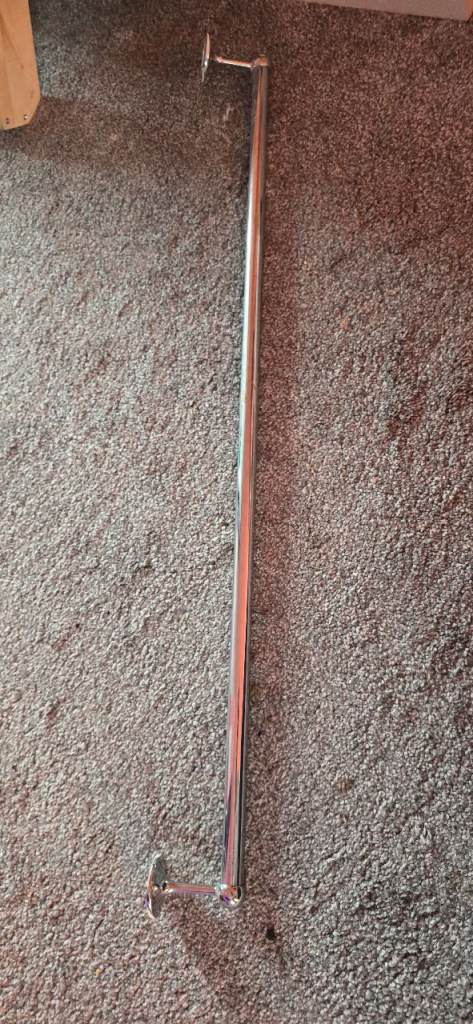 Chrome Shower Rail – Good Condition