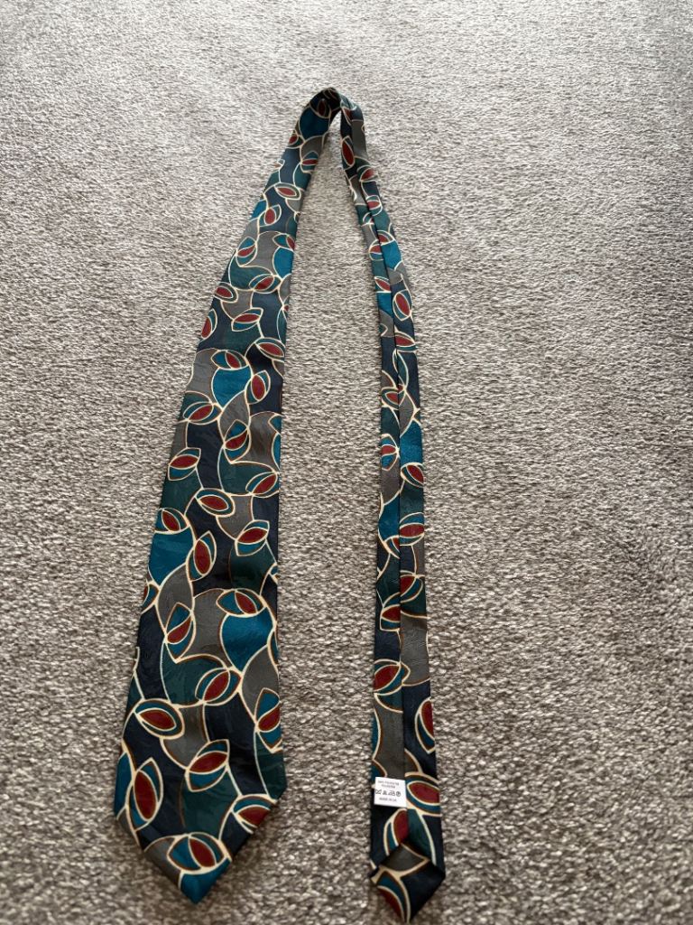 Burton’s Men‘s Tie