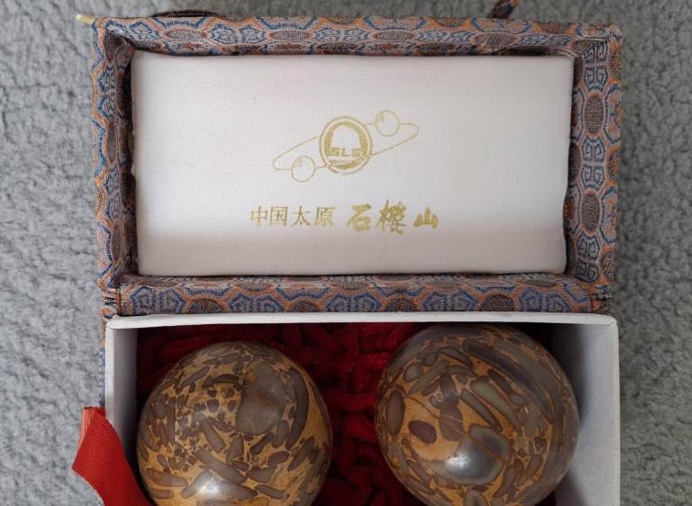  Pair of Patterned Chinese Exercise Balls
