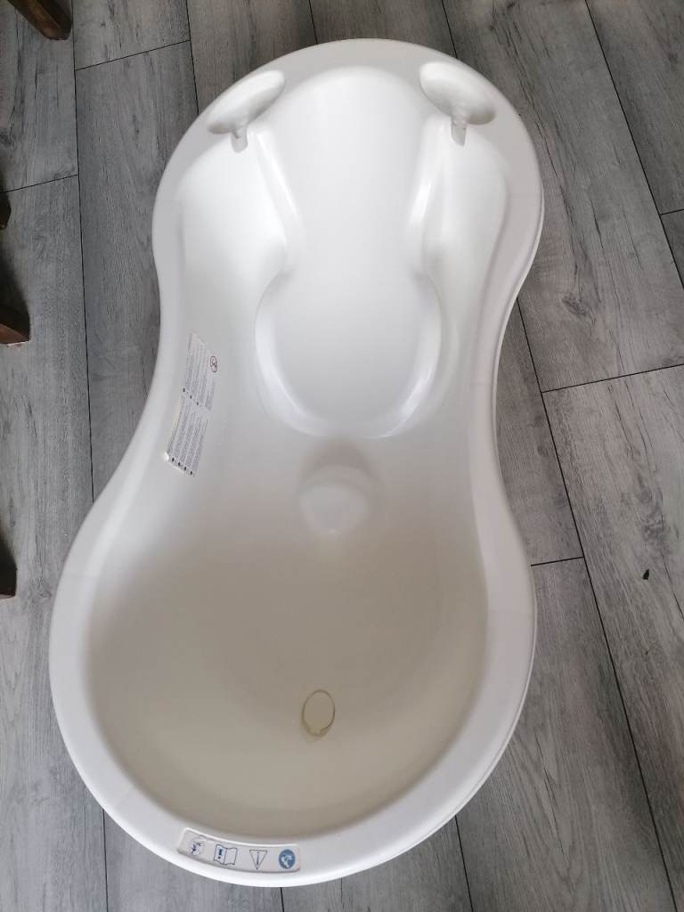 White Baby Bath Seat Support – As Good As New