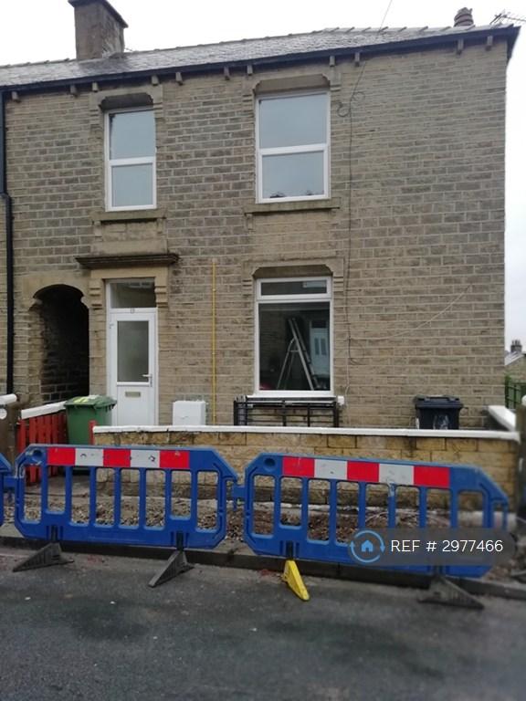 3 bedroom house in Nabcroft Lane, Huddersfield, HD4 (3 bed) (#2977466)