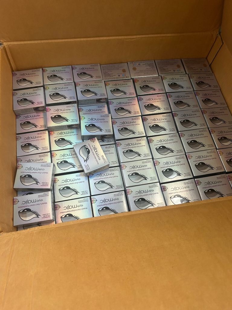 400+ eyeshadows 