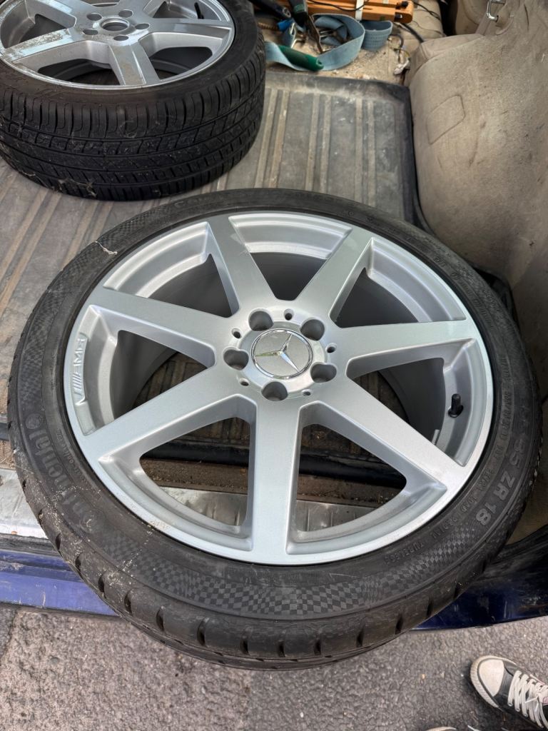 Mercedes Benz 255/35 18 as new tyre amg alloy wheel 