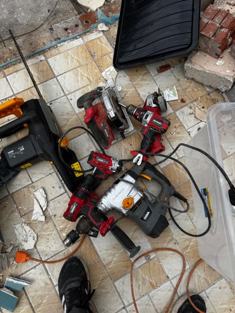 Power tools for spares or repairs 