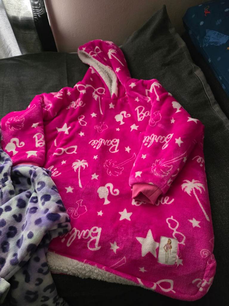 Like New Oodi and sressing gowns