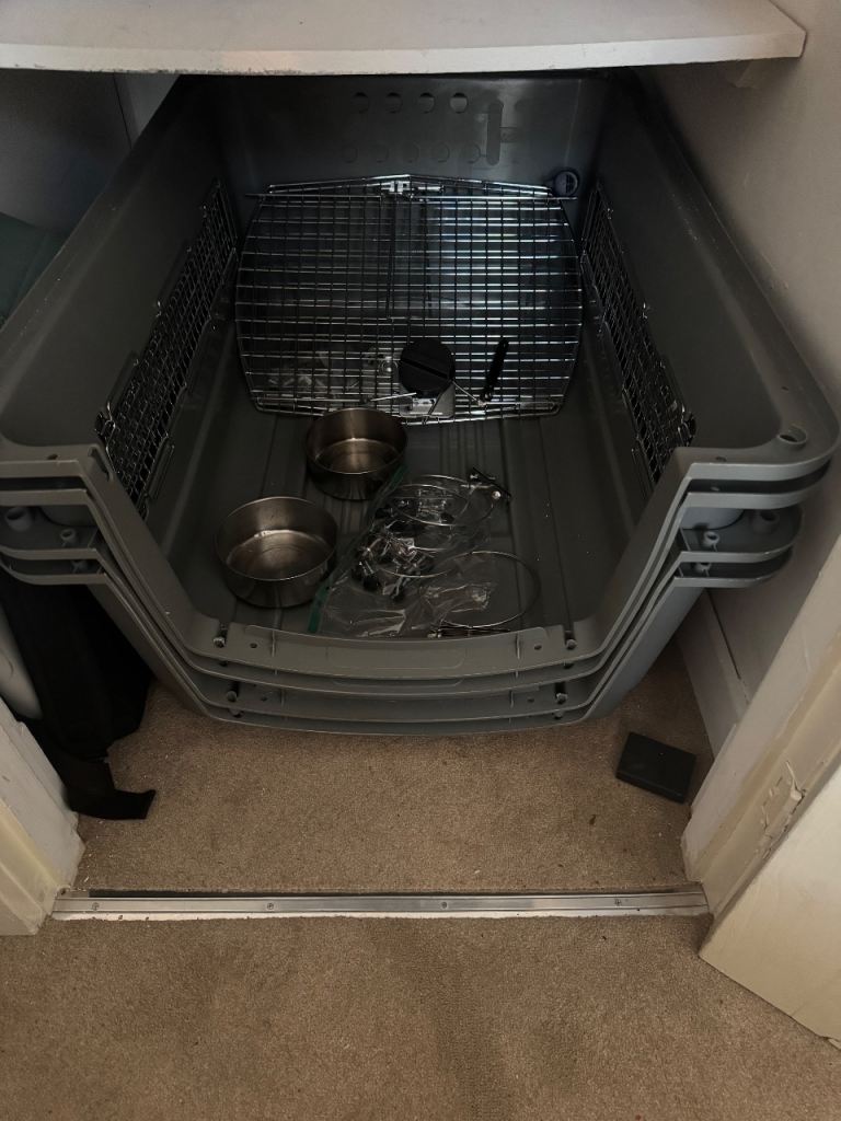 2 Petmate Sky Kennels - airline compliant 36” with bowls