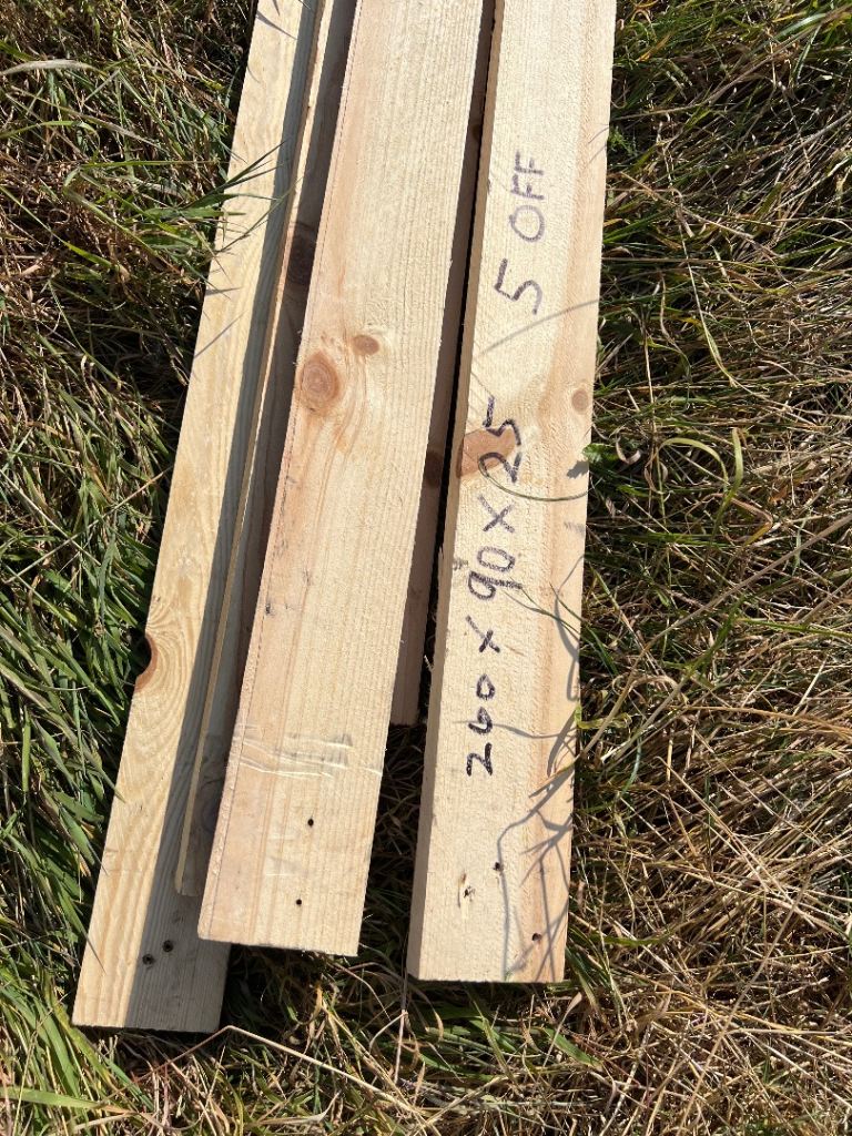 Used Wooden Planks 260x90x25 (5 off)