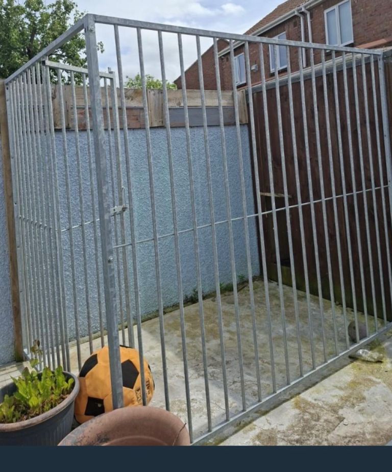 Dog kennel panels 