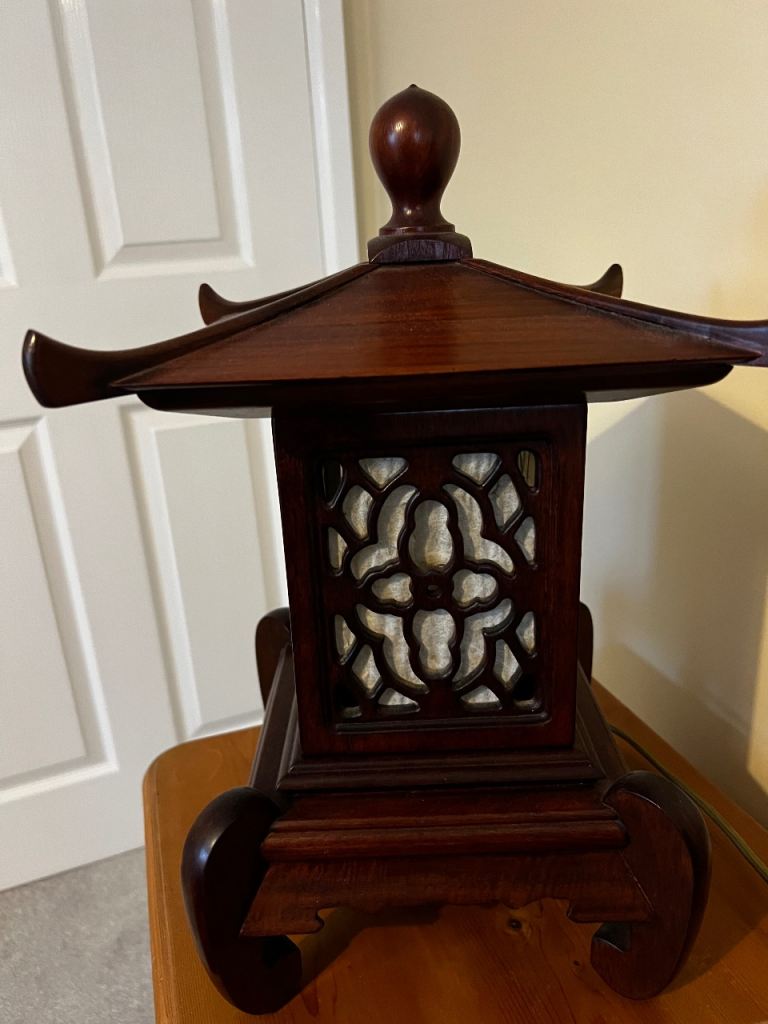 Lamp, Chinese design in Rosewood