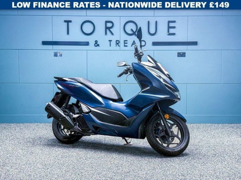 2025 74 HONDA PCX125 WW 125-A CVT EURO 5 - 683 MILES - ONE OWNER