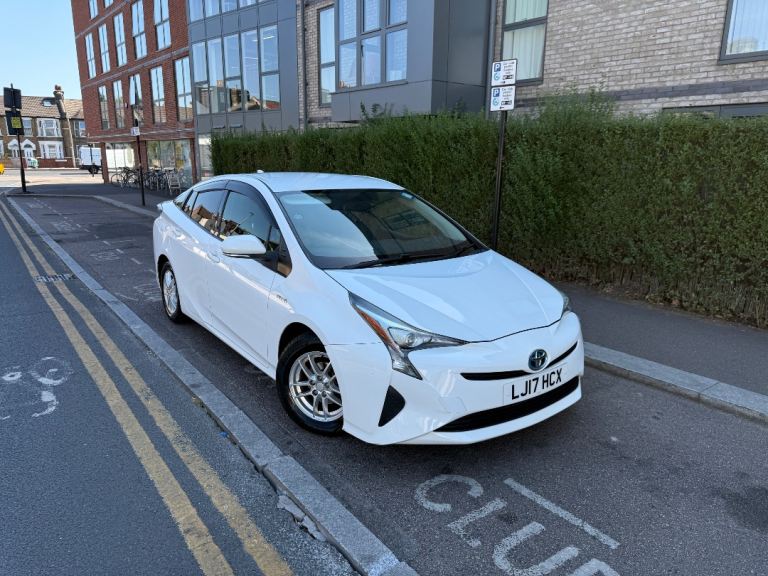 Toyota, PRIUS HYBRID, 2017, 1797 (cc) | PCO Badge