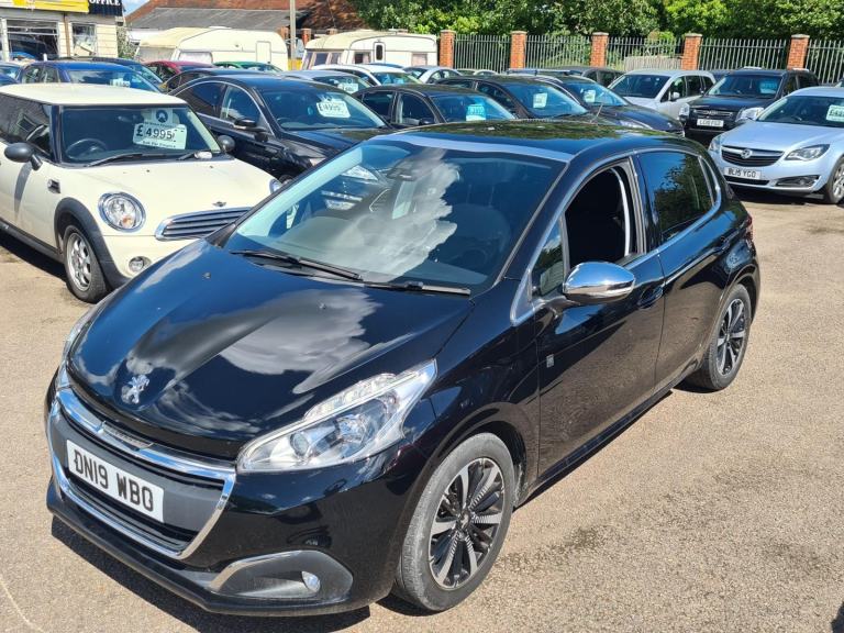 2019 Peugeot 208 1.2 PureTech 82 Tech Edition 5dr [Start Stop] HATCHBACK Petrol 