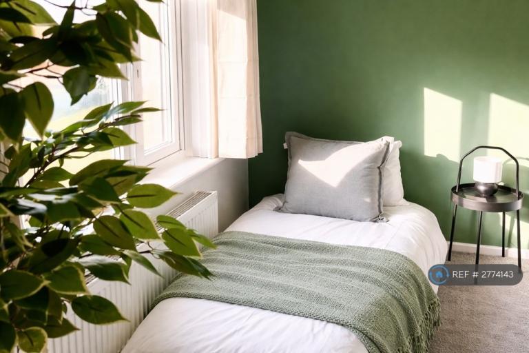 5 bedroom house in Old Hill Crescent, Falmouth, TR11 (5 bed) (#2774143)