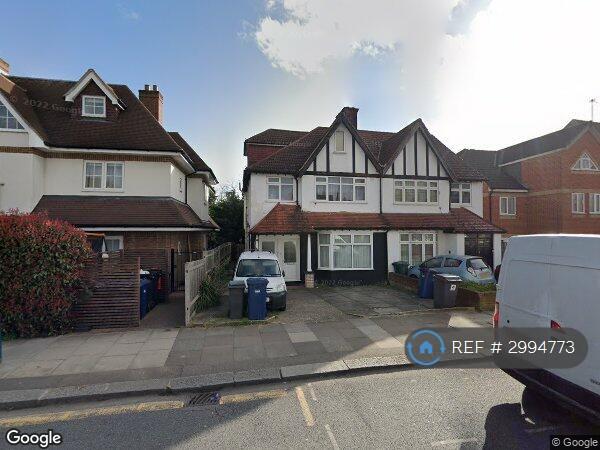 3 bedroom flat in Edgwarebury Lane, Edgware, HA8 (3 bed) (#2994773)