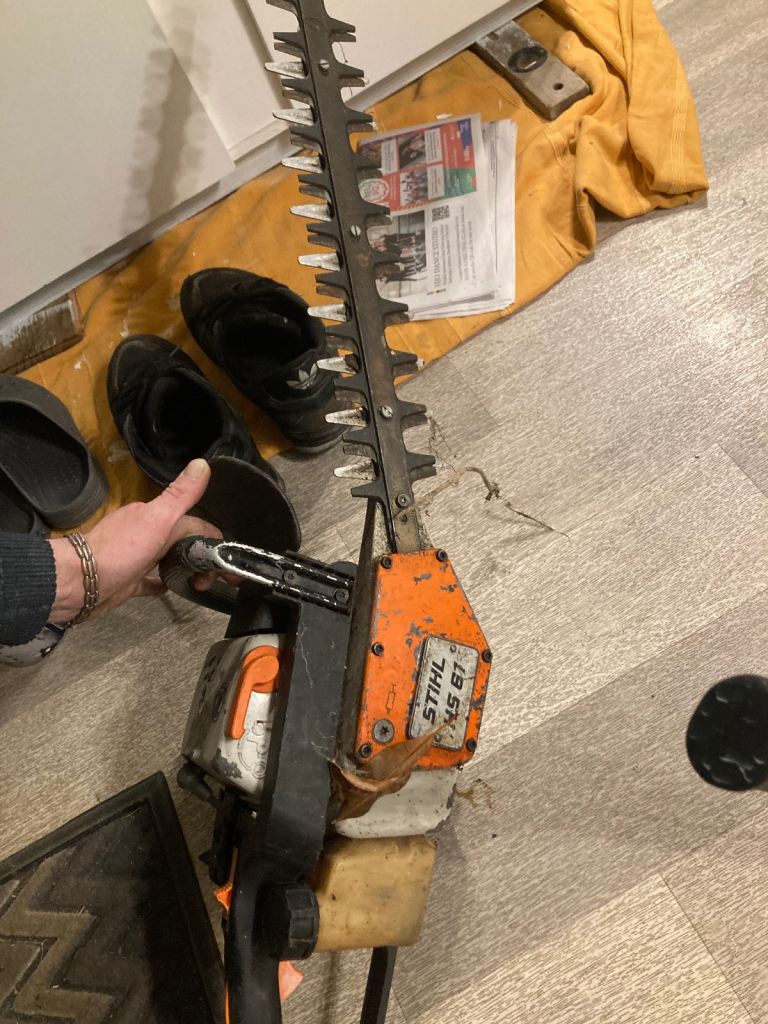 Stihl hs 61 hedge cutter in pieces