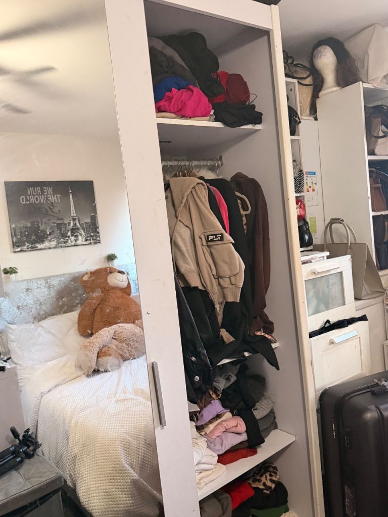 Double mirrored door wardrobe