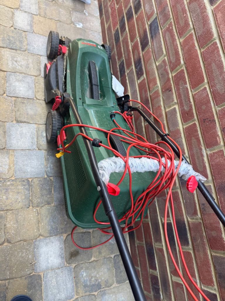 Bosch Electric Lawnmower – Good Condition, Ready to Use