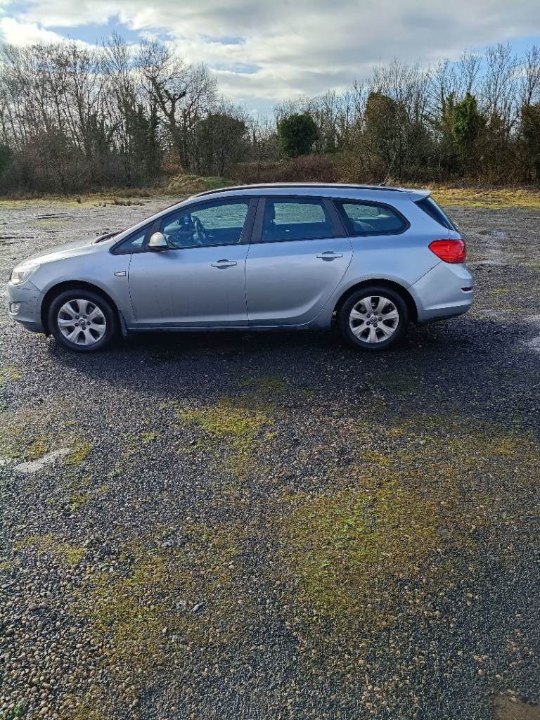 Vauxhall, ASTRA, Estate, 2011, Manual, 1686 (cc), 5 doors