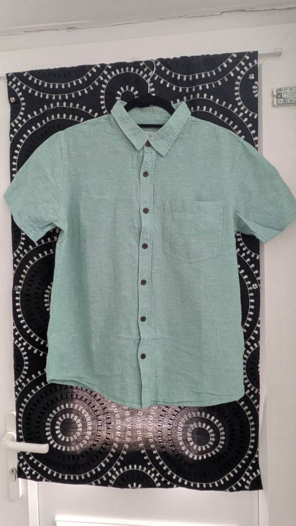Light Green Short Sleeve Men's Shirt – Good Condition