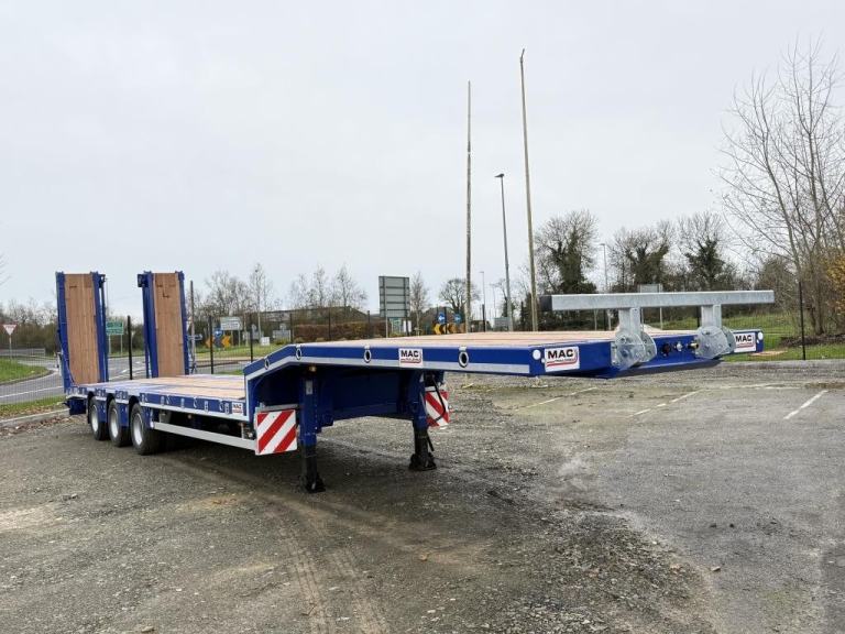 MCCAULEY 3 AXLE FIXED LOWLOADER 