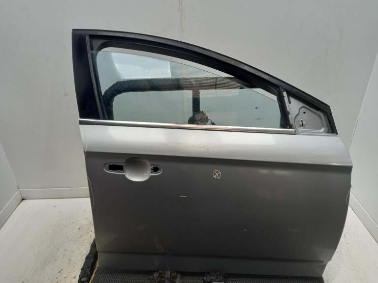 Ford Mondeo Right Front Door O/S 2007-2015 Hypnotic Silver 5 Door Hatchback 1778