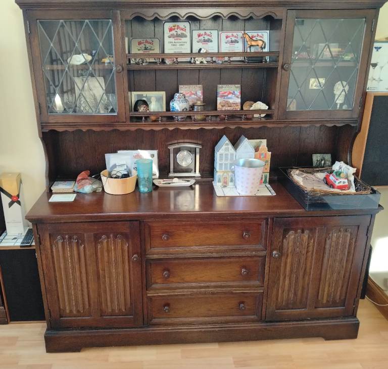 Solid Wood Dresser Sideboard with Display Cabinet