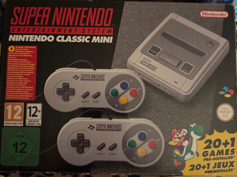 BNIB SUPER NINTENDO CLASSIC MINI