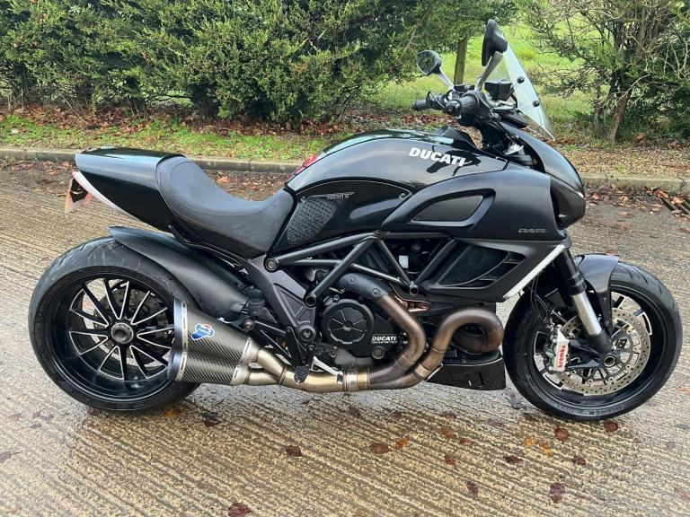 2012 12 DUCATI DIAVEL 1198 BLACK PERFORMANCE MUSCLE CRUISER NEW MOT