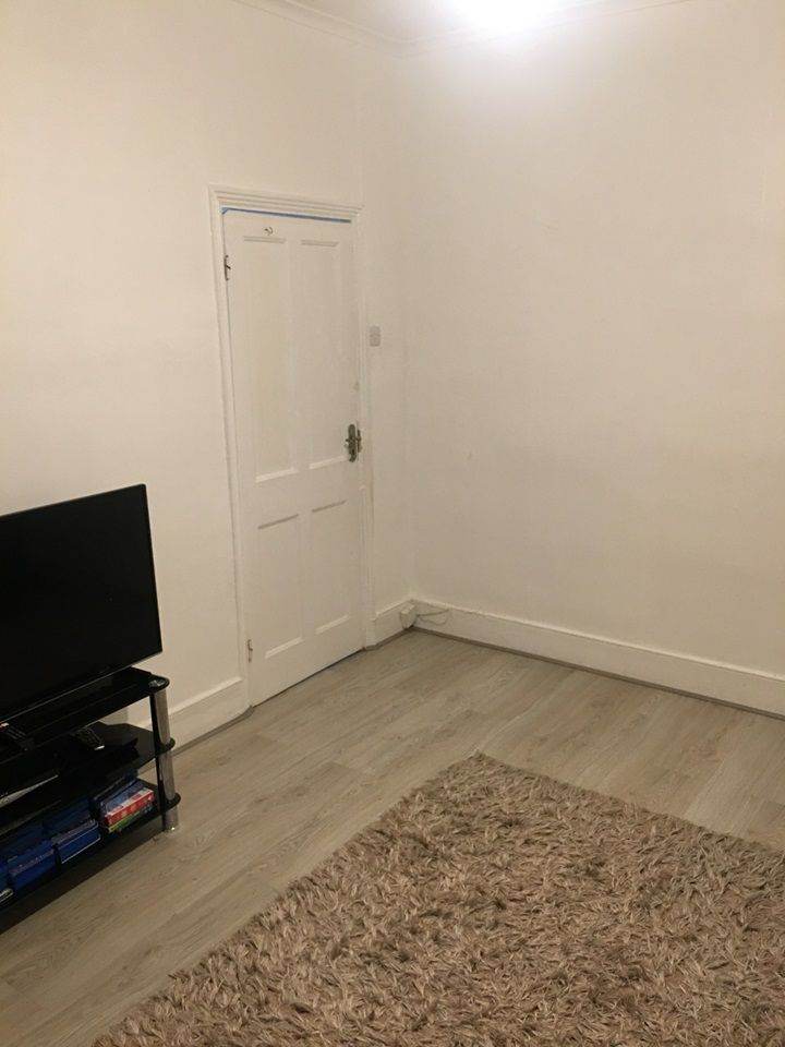 1 Double Room to Rent