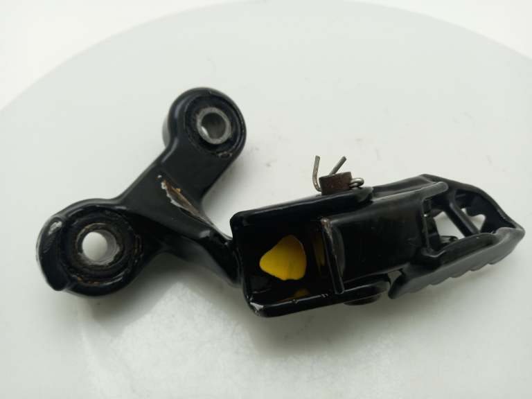 1997 Suzuki Dr 350 Footpeg 4351015d00019