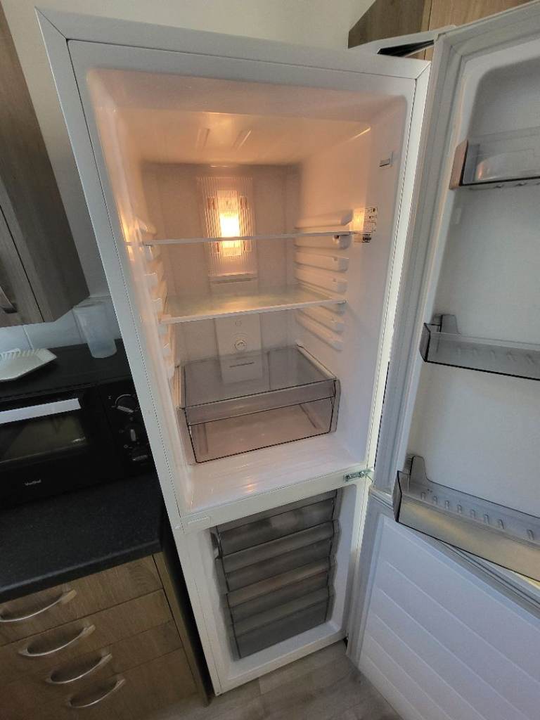 Frost Fee Fridge Freezer