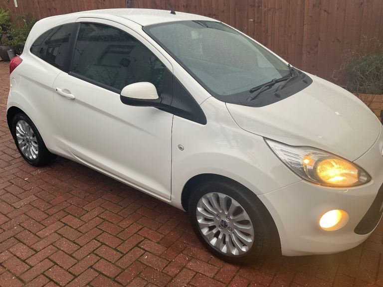 Ford, KA, Hatchback, 2011, Manual, 1242 (cc), 3 doors