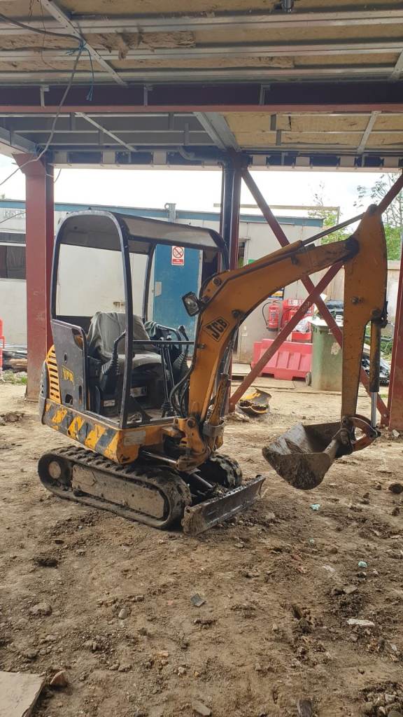 1.5T Mini Digger JCB