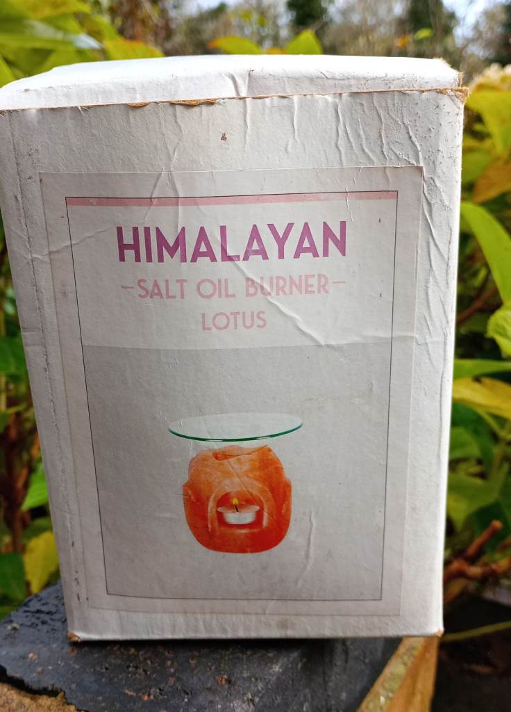 Himalayan Salt Oil Wax Melt Burner Lotus Shaped - Never Used.