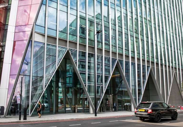 2 to 100 Person Private Office Suites to rent in *Victoria*, Central London SW1