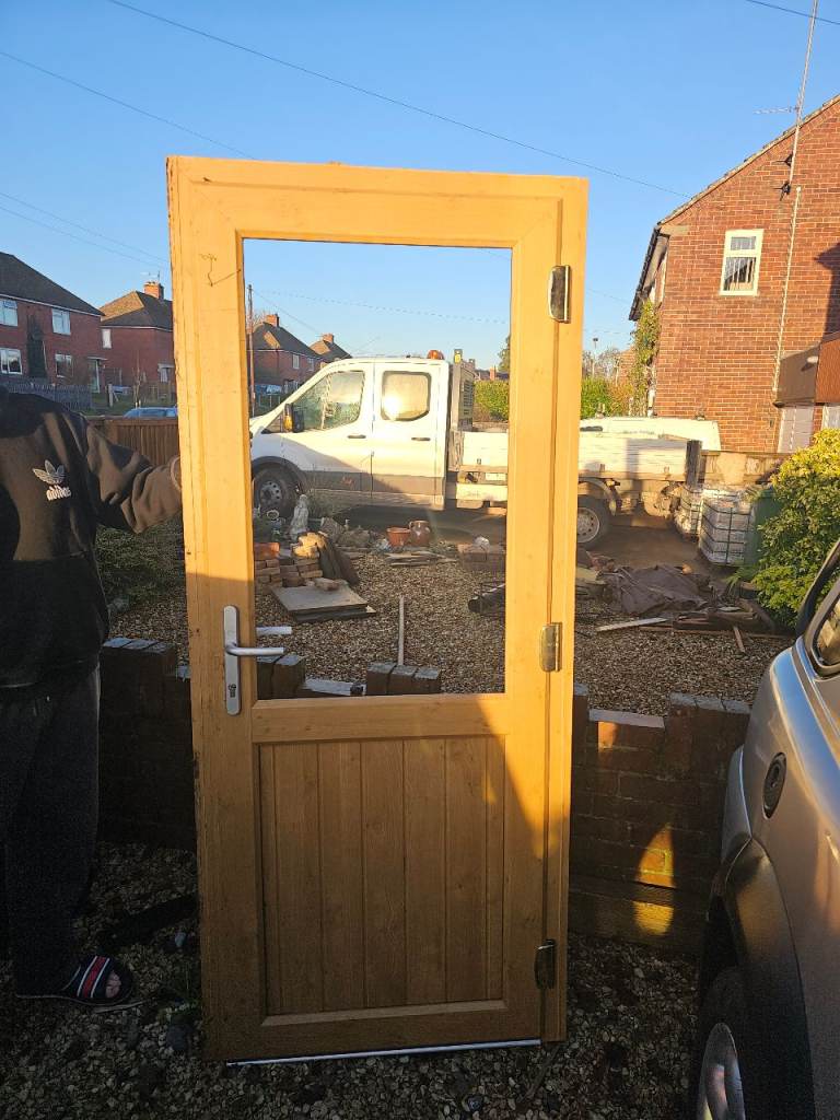 Pvc door nearly new £85 bargain 
