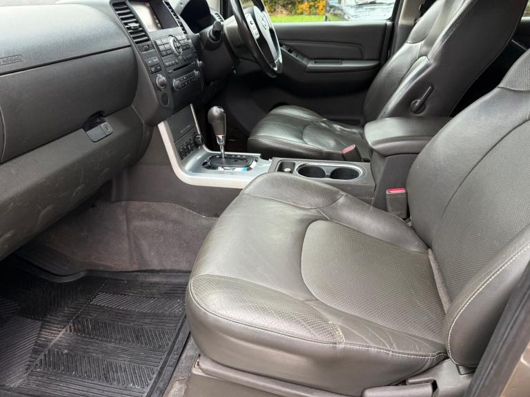 2015 Nissan Navara Double Cab Pick Up Outlaw 3.0dCi V6 231 4WD Auto PICK UP Diesel Automatic