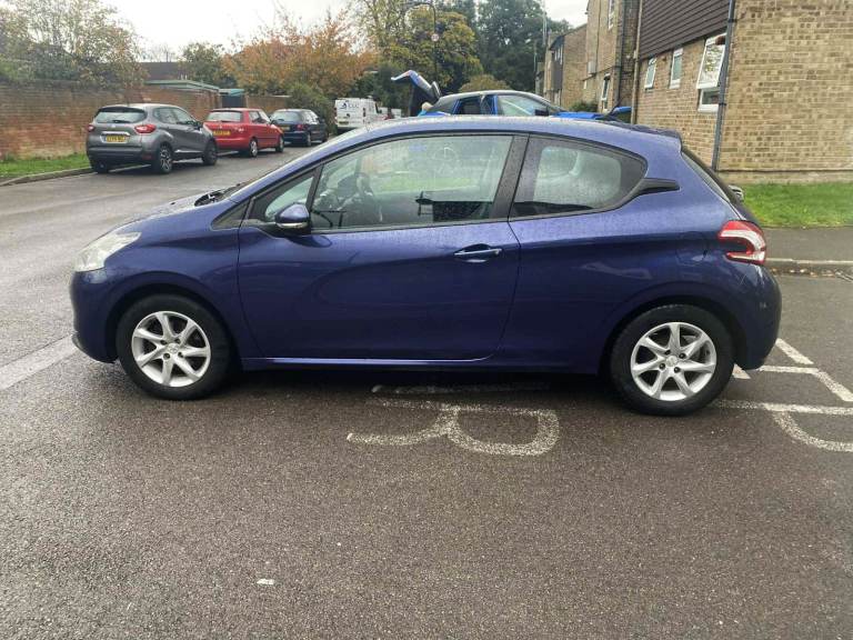 Peugeot 208 Active Brand new MOT 88k miles full service history not corsa or golf or fiesta