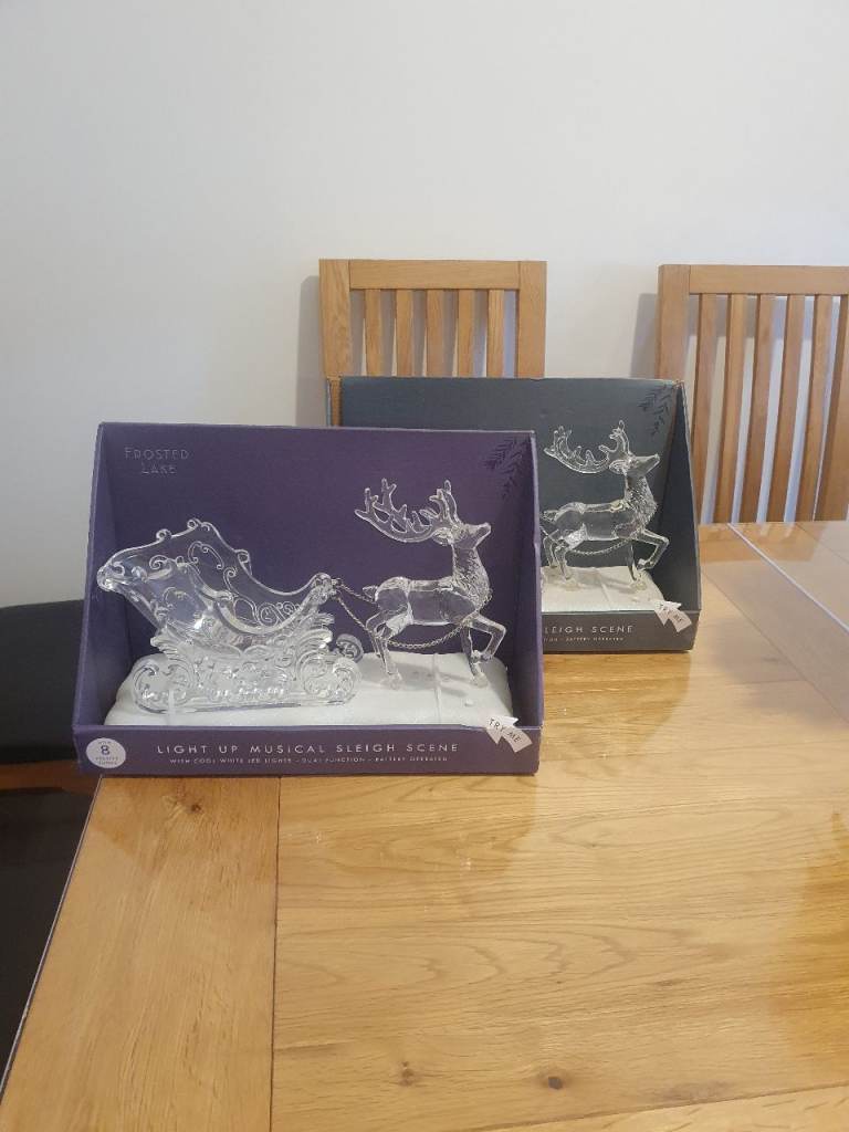New Light Up Musical Sleigh and Reindeer Christmas Decoration Set