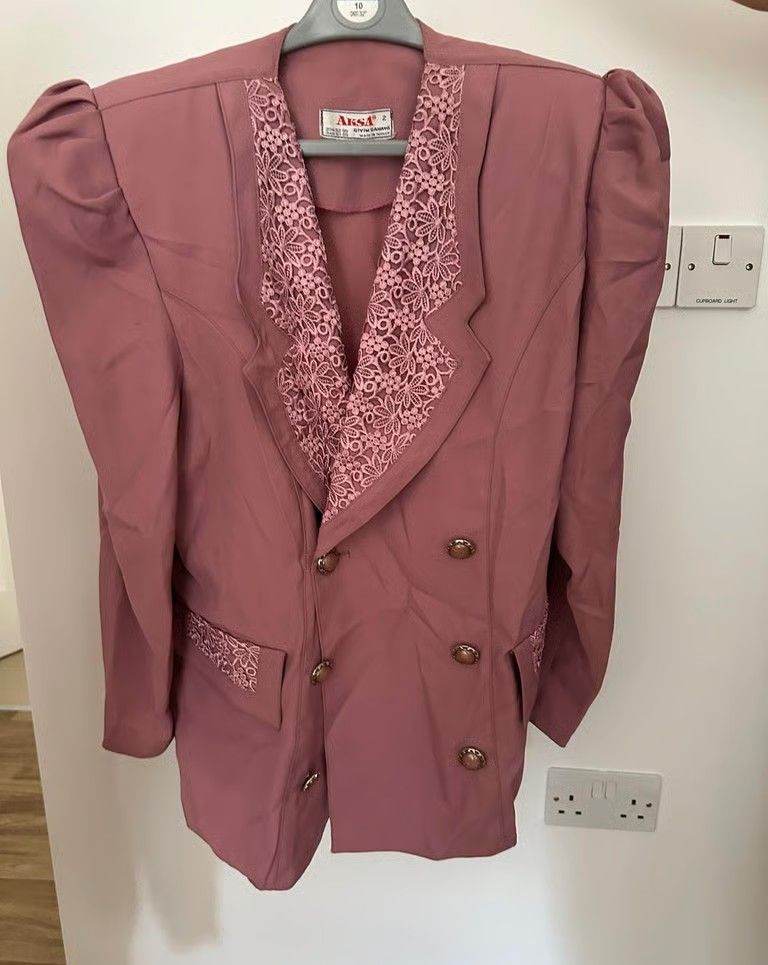 Vintage Women Blazer & Shirt with lace detail 