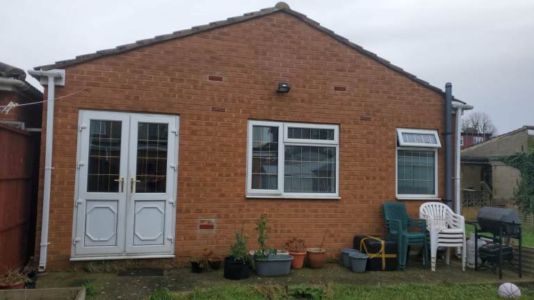 Large Studio for Rent in Hayes