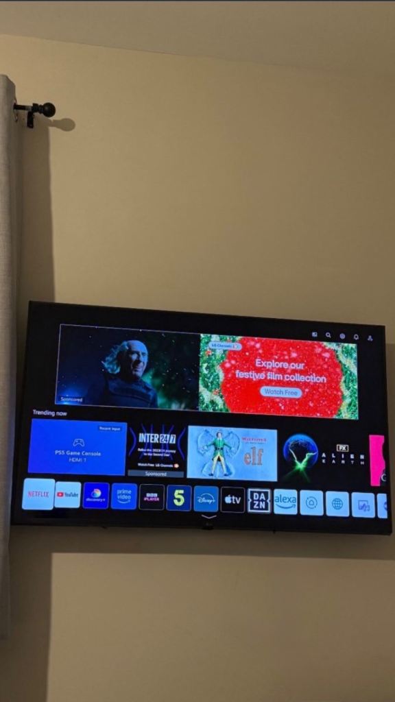 LG 43” 4K Smart TV – Excellent Condition, Wall Mount Included