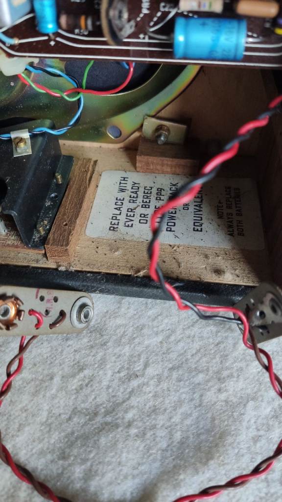 Hacker Hunter Vintage Radio 