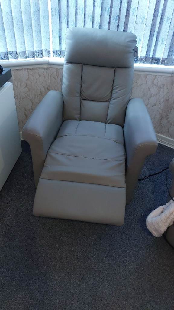 Recliner chair 