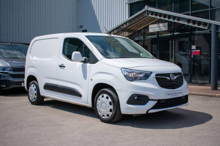 2021 70 VAUXHALL COMBO 1.5 TURBO D 2300 SPORTIVE PANEL VAN 4DR DIESEL MANUAL L1