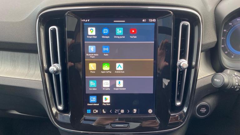 2024 Volvo XC40 2.0 B3 MHEV Ultimate SUV 5dr Petrol Hybrid DCT Auto Euro 6 (s/s) (163 ps) ESTATE ...