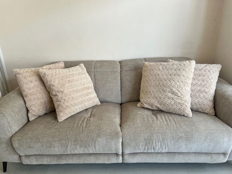 Set of 4 Beige Decorative Cushions – TK Maxx – Excellent Condition
