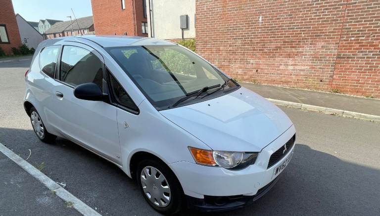 Mitsubishi Colt 1.2cc 3-door Petrol - Mileage 63590- MOT expires March 2027