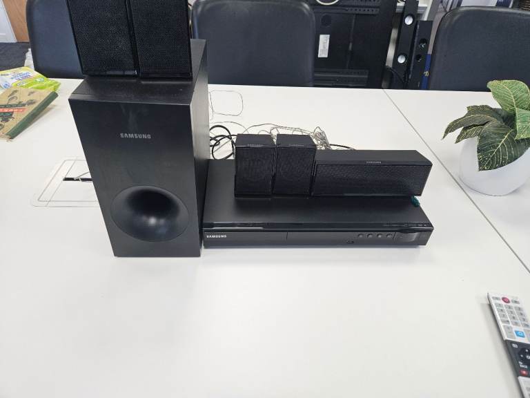 Samsung HT-E350 Home Cinema System — Complete with Subwoofer, Speakers & Remote
