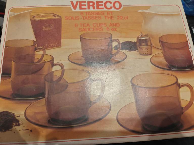 Vintage tea cup set, never used